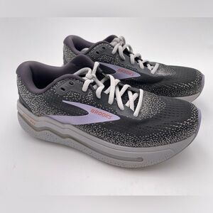 Brooks Ghost Max 2 Running Shoes Womens 8 - Sweet Lavender Gray excellent cond.
